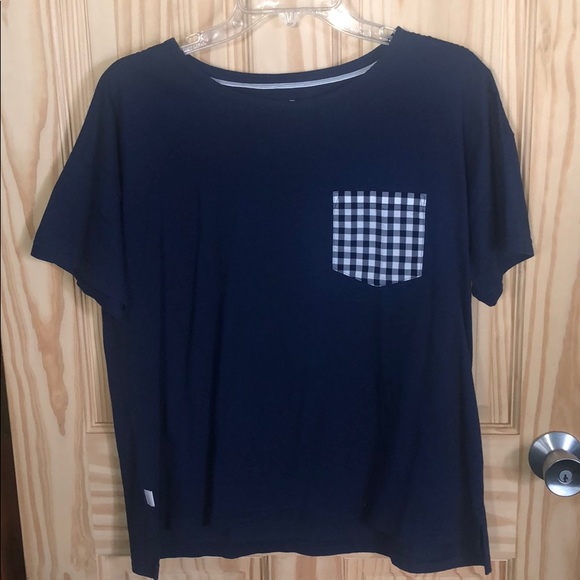 Vineyard Vines Tops - NWOT Vineyard Vines T-Shirt